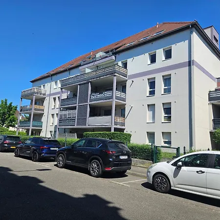 Forestier - T2 Cosy Avec Terrasse & Parking Privatif -centre *